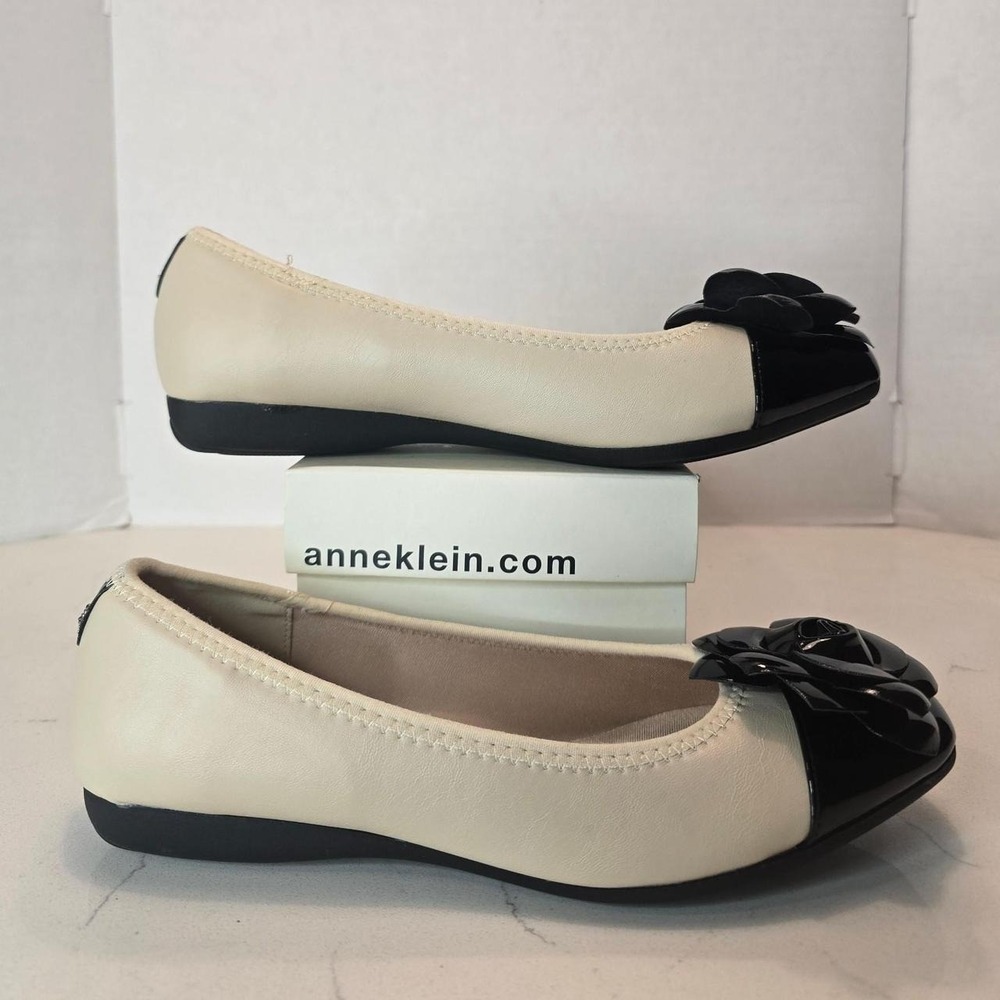 Anne Klein black and cream ushana ballet flats Women's Size 9